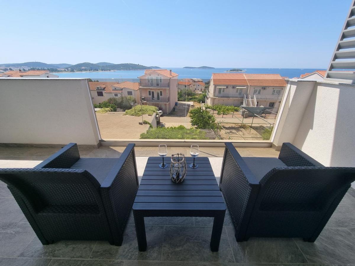 Sea View Apartment Рогозниця Екстер'єр фото