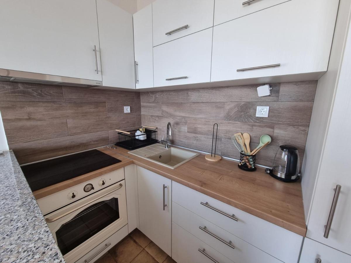 Sea View Apartment Рогозниця Екстер'єр фото